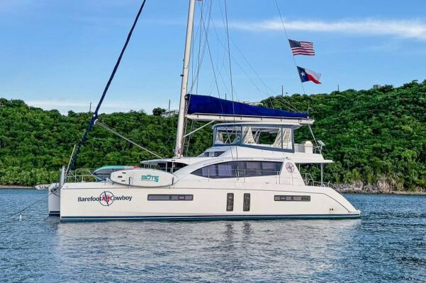 Catamaran de luxe avec équipage BAREFOOT COWBOY