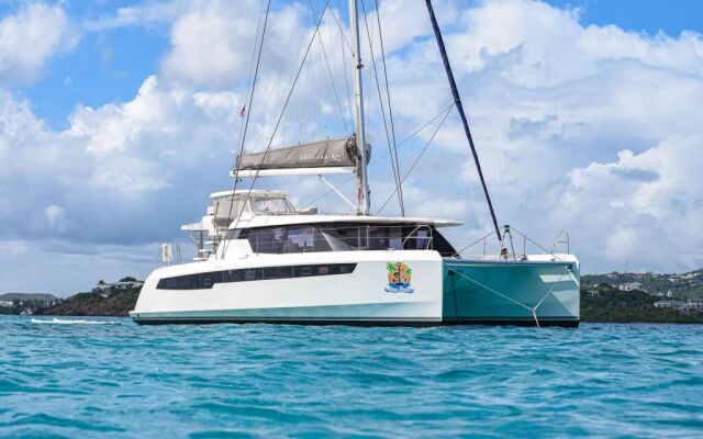 Catamaran de luxe avec équipage SOGGY DOGGY