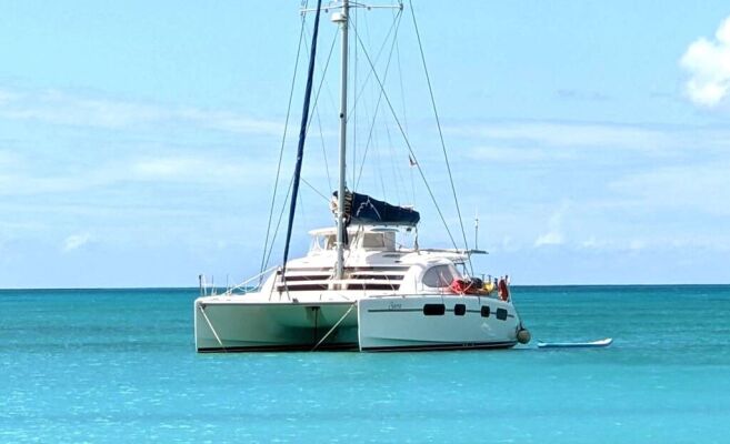 Catamaran de luxe avec équipage Sara
