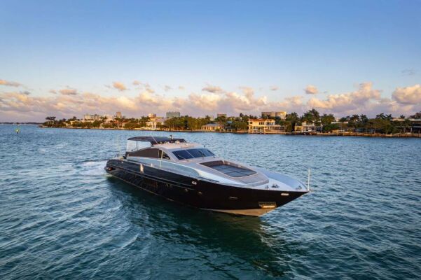 Yate de lujo JUST FOR FUN