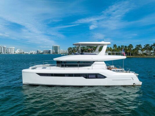 Luxus-Motoryacht Inner Peace