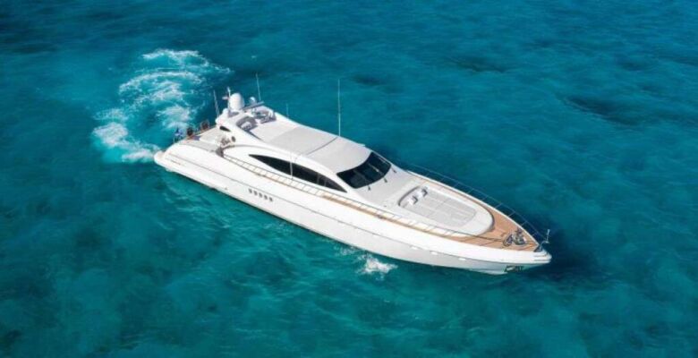 Yacht de luxe TOTAL