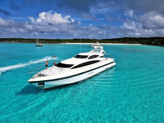 Yacht de luxe Mangusta 105'