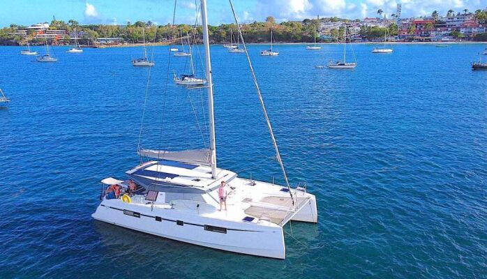 Catamaran de luxe avec équipage ILLUSION