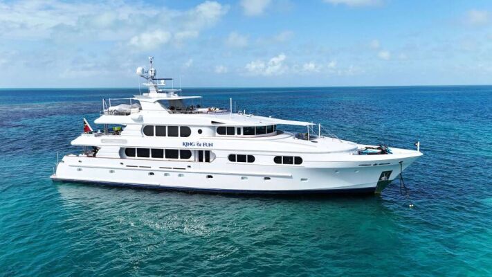 Luxury motor yacht KING OF FUN