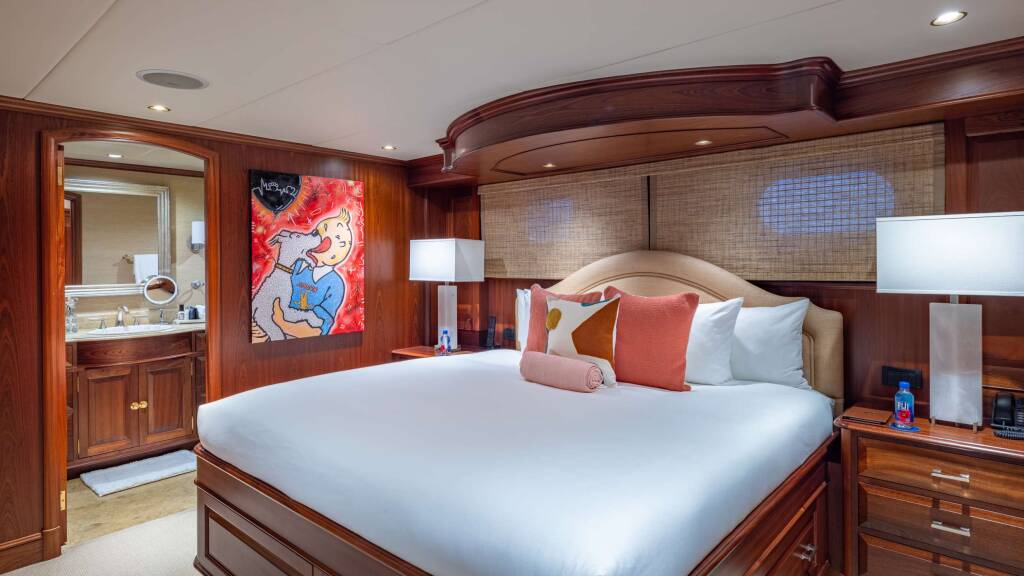 Luxury motor yacht KING OF FUN