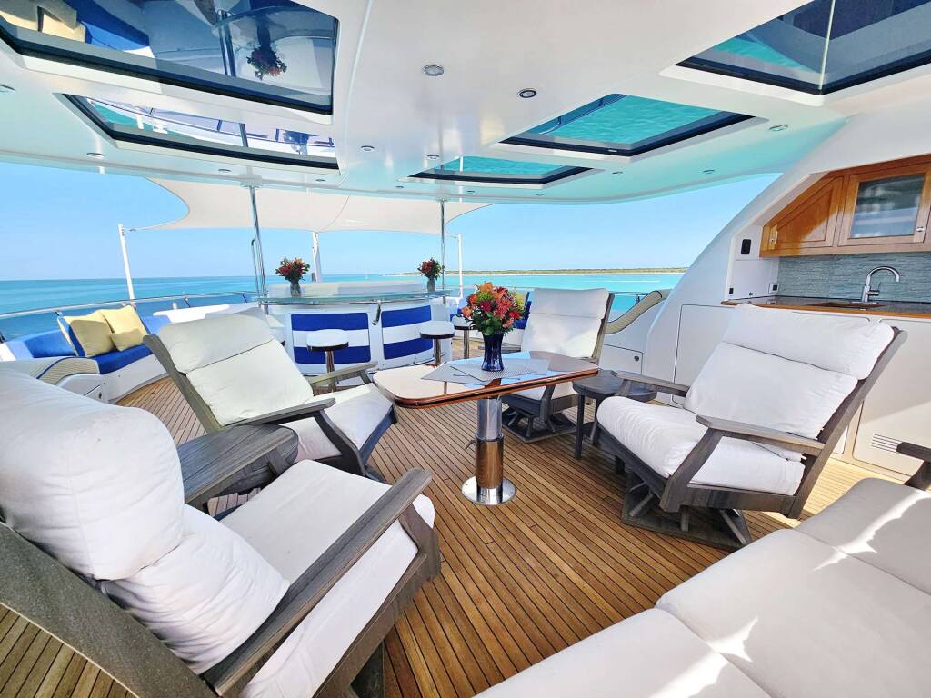 Luxury motor yacht KING OF FUN