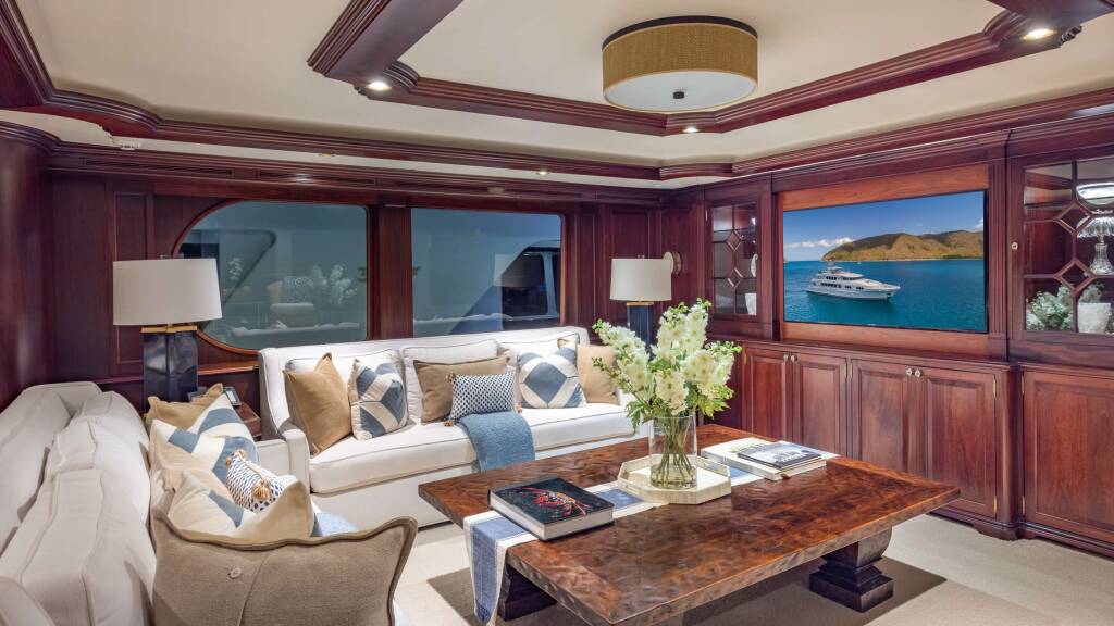 Luxury motor yacht KING OF FUN