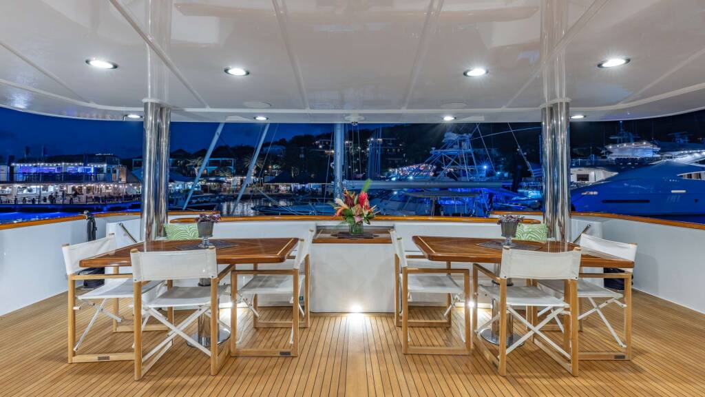 Luxury motor yacht KING OF FUN