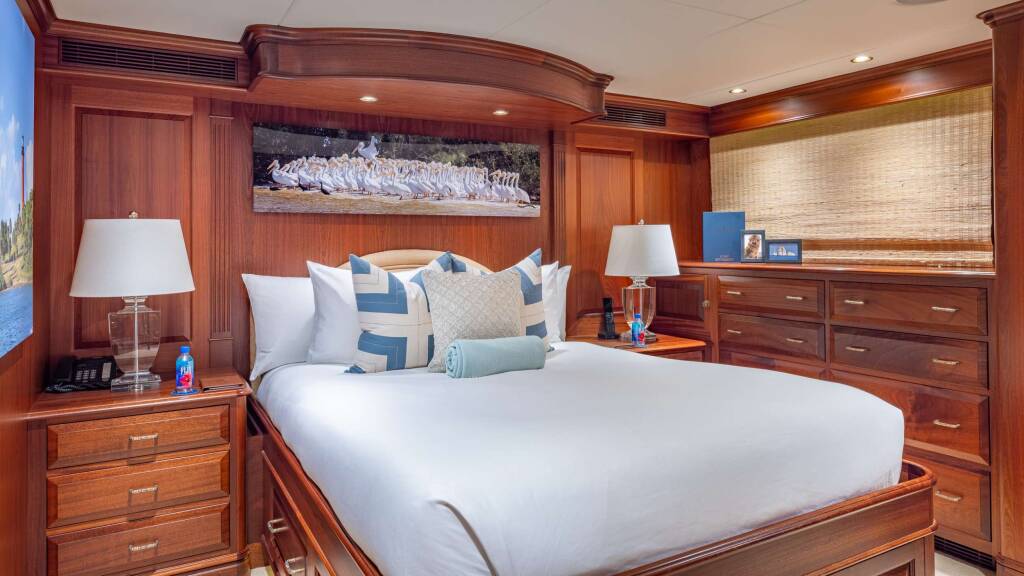 Luxury motor yacht KING OF FUN