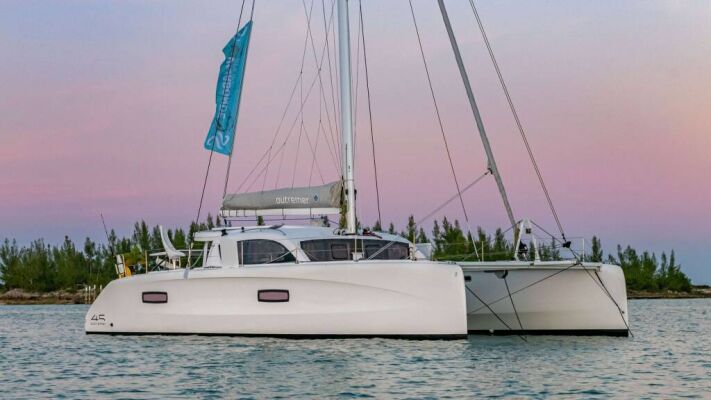 Catamaran de luxe avec équipage Falmari