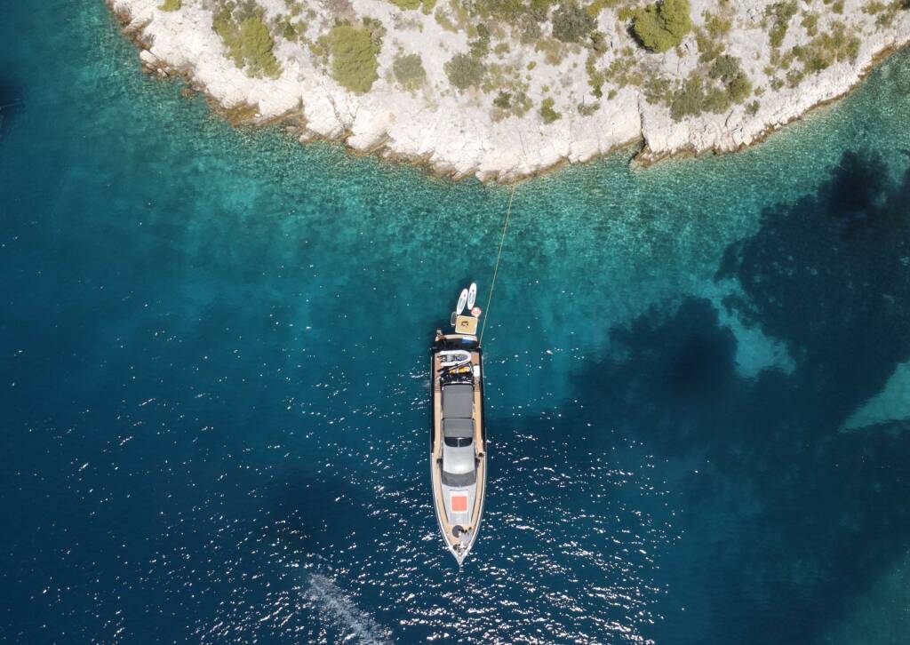 Luxury motor yacht Marshall
