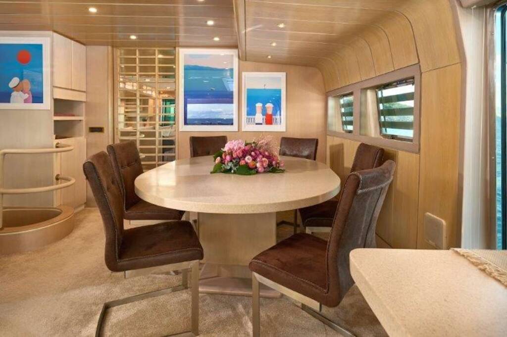 Luxury motor yacht Marshall