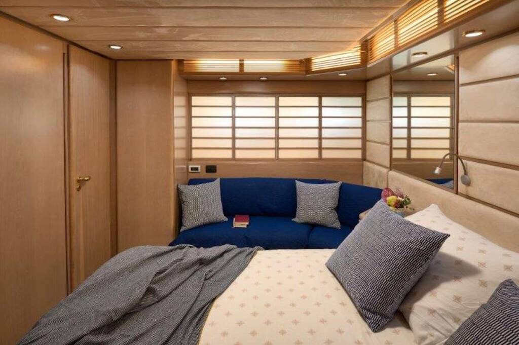 Luxury motor yacht Marshall