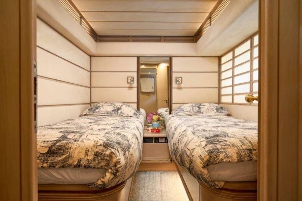 Luxury motor yacht Marshall