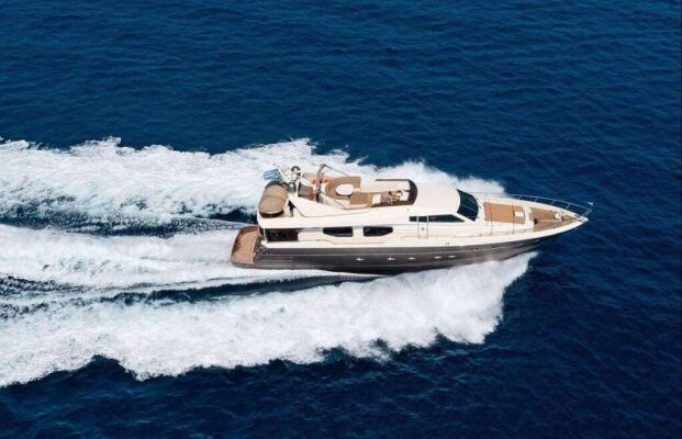 Yacht de luxe STRESS NEGATIVE