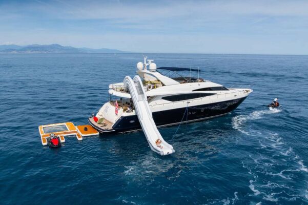 Yate de lujo BLUE EYES