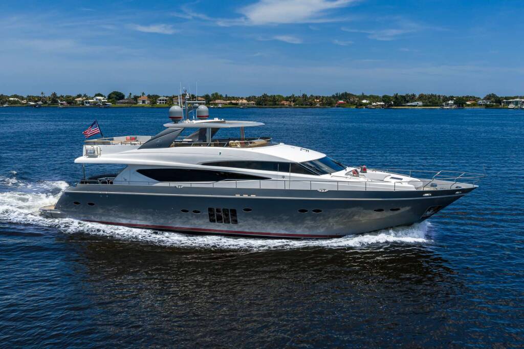 Yate de lujo SPECTRE