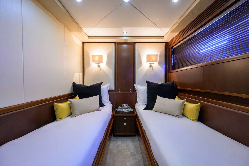 Yate de lujo SPECTRE