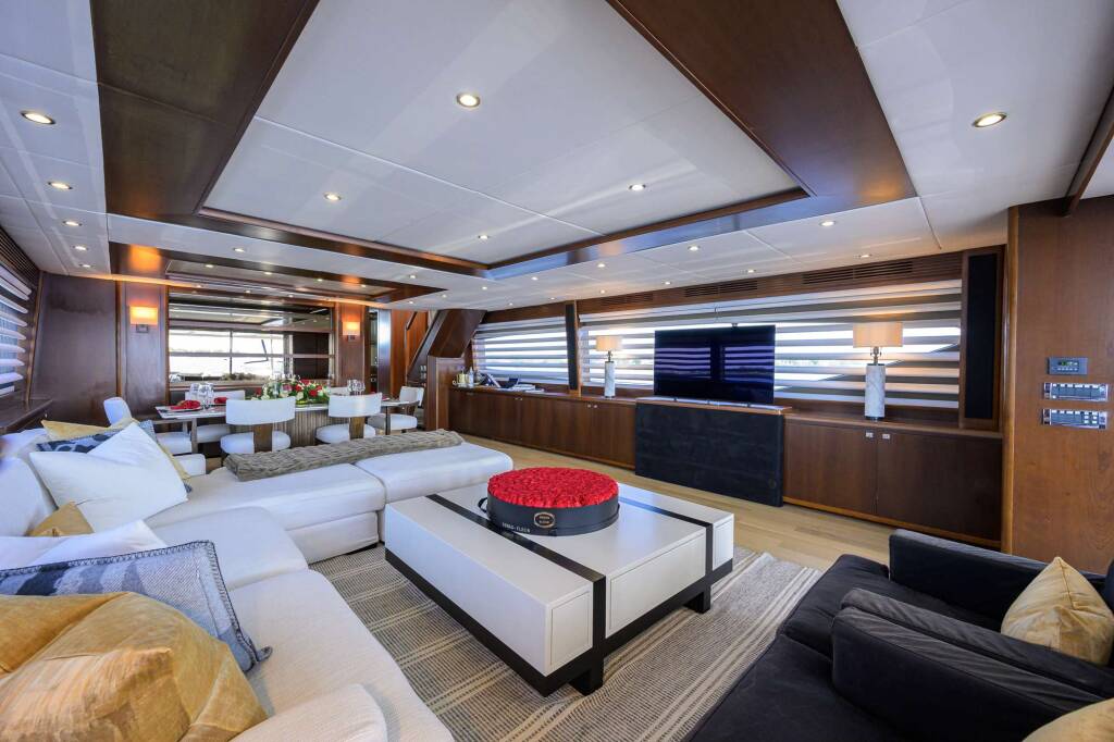 Yate de lujo SPECTRE