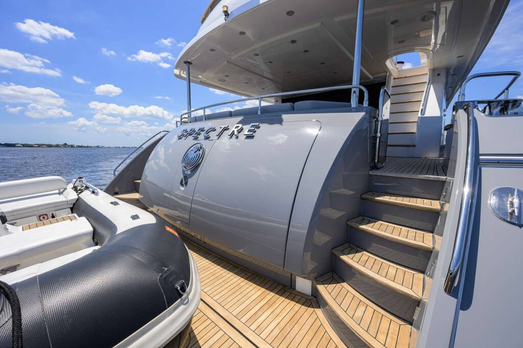 Yate de lujo SPECTRE
