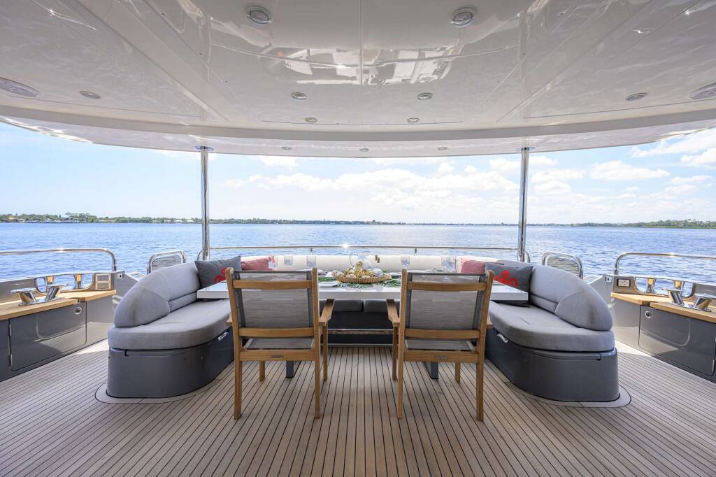 Yate de lujo SPECTRE