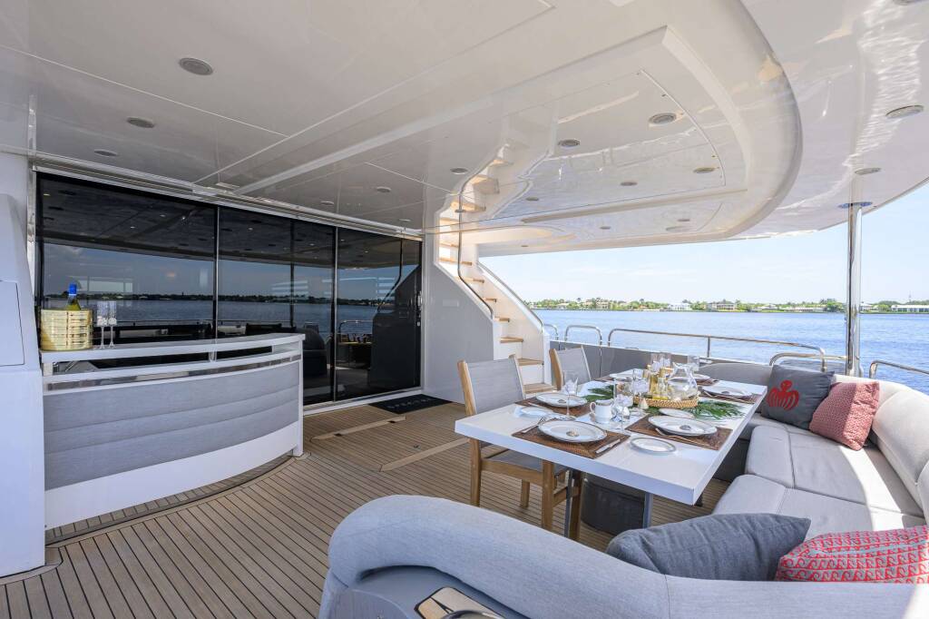 Yate de lujo SPECTRE