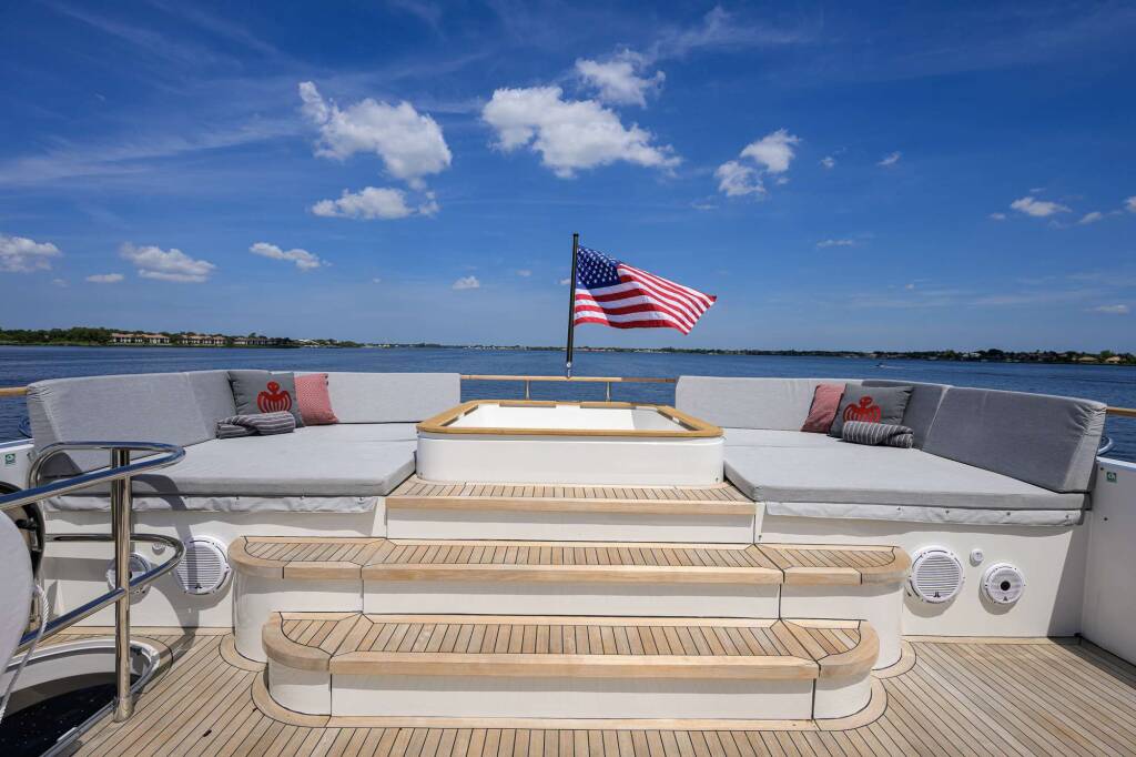 Yate de lujo SPECTRE