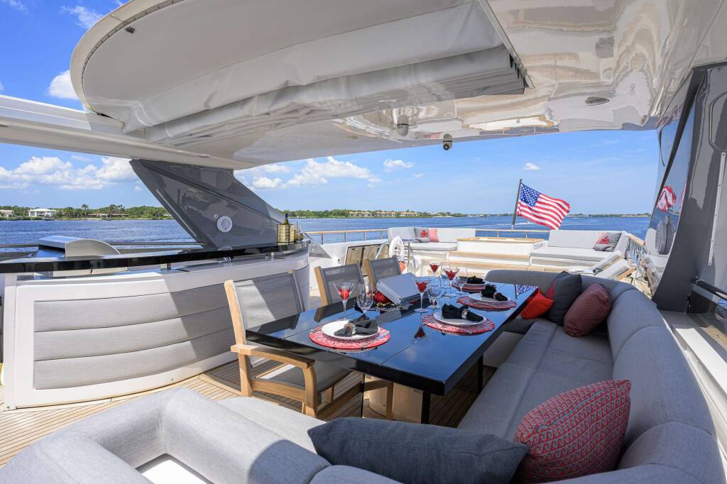 Yate de lujo SPECTRE