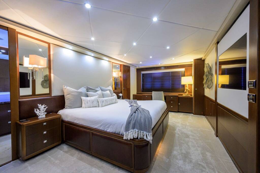Yate de lujo SPECTRE