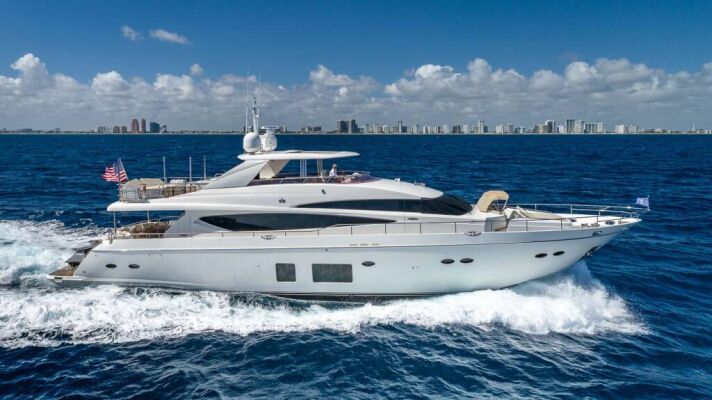 Yacht de luxe NO CURFEW