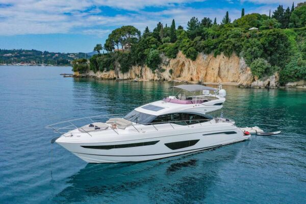 Yacht de luxe FAR & AWAY