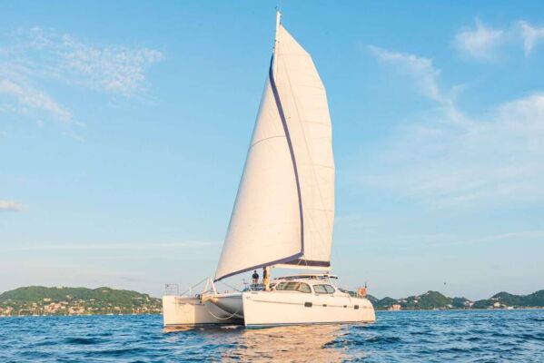 Catamaran de luxe avec équipage LADY MARIGOT