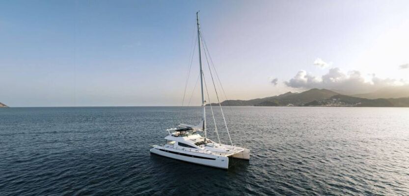 Catamaran de luxe avec équipage AVANTI