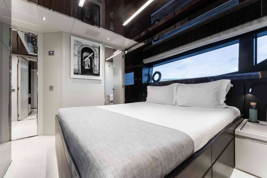 Luxury motor yacht ELYSIUM I