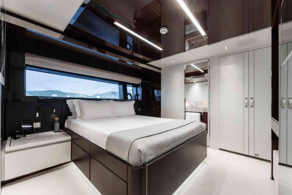 Luxury motor yacht ELYSIUM I