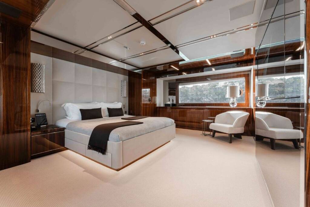 Luxury motor yacht ELYSIUM I