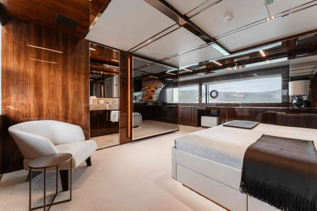 Luxury motor yacht ELYSIUM I