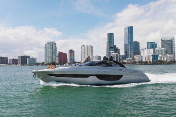 Yacht de luxe Not Yet