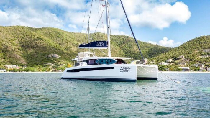 Catamaran de luxe avec équipage ABBY NORMAL TO