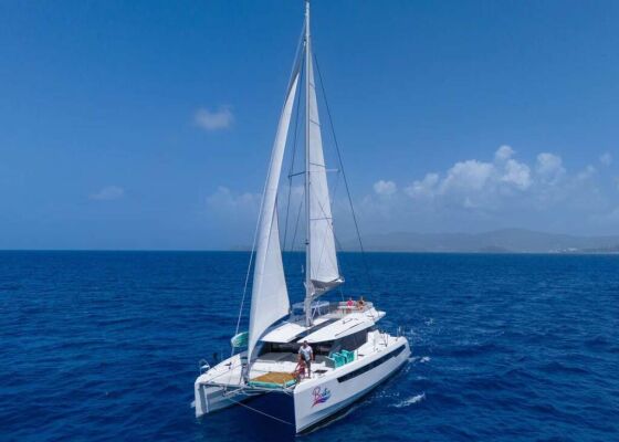 Catamaran de luxe avec équipage Boatox