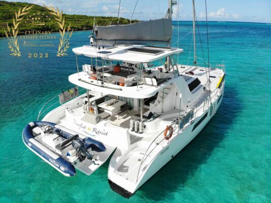 Catamaran de luxe avec équipage BAREFEET RETREAT