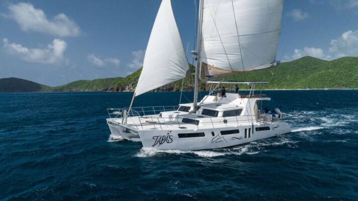 Catamaran de luxe avec équipage TAPAS