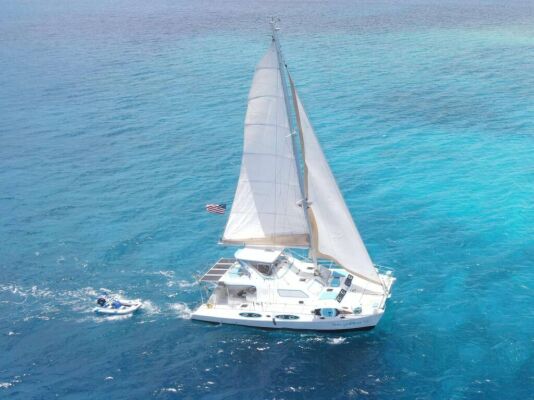 Catamaran de luxe avec équipage SUN GODDESS