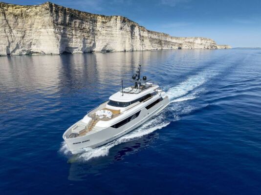 Yate de lujo UNIQUE S
