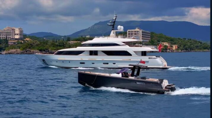 Luxury motor yacht ZULU 3