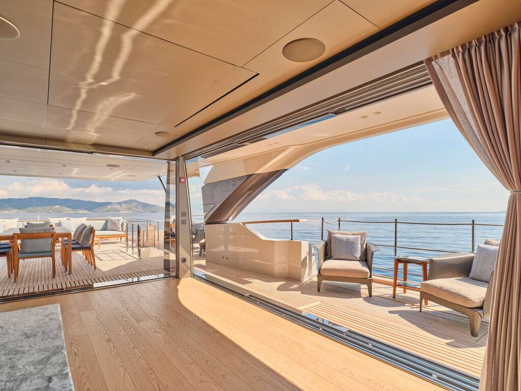 Luxury motor yacht K2