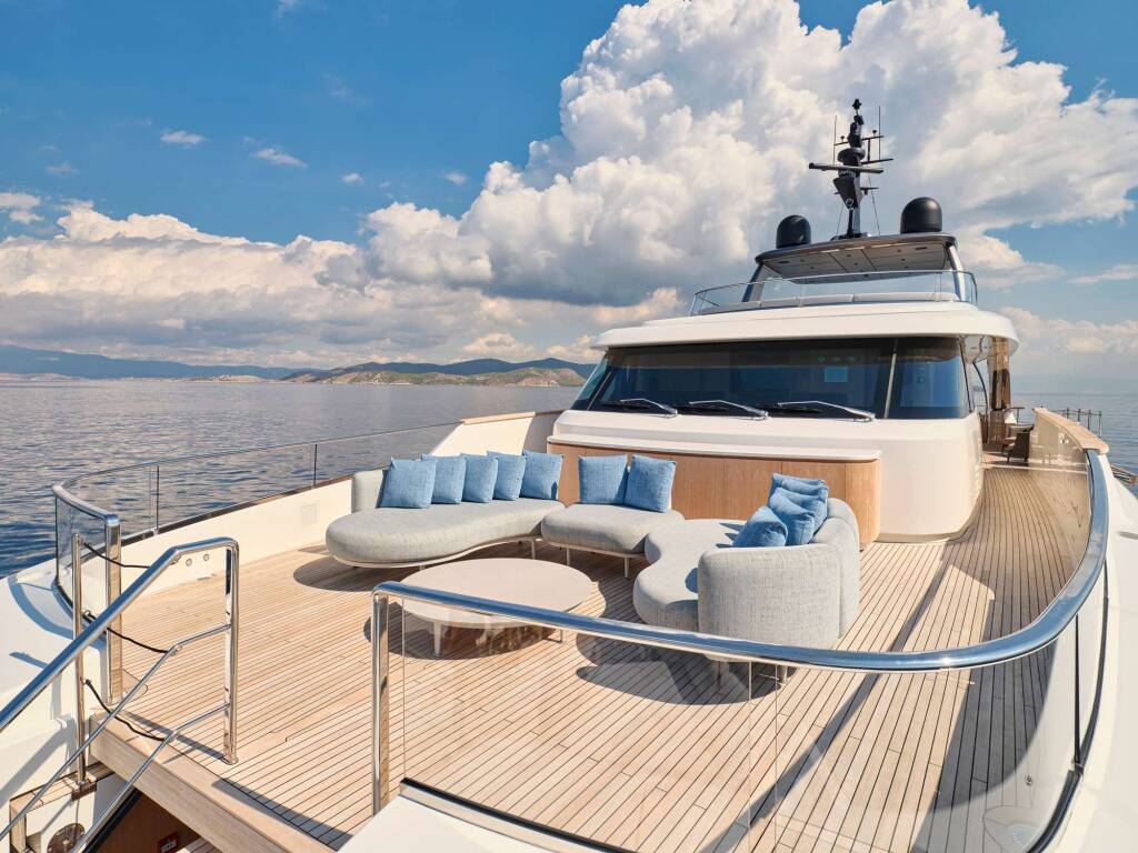 Luxury motor yacht K2