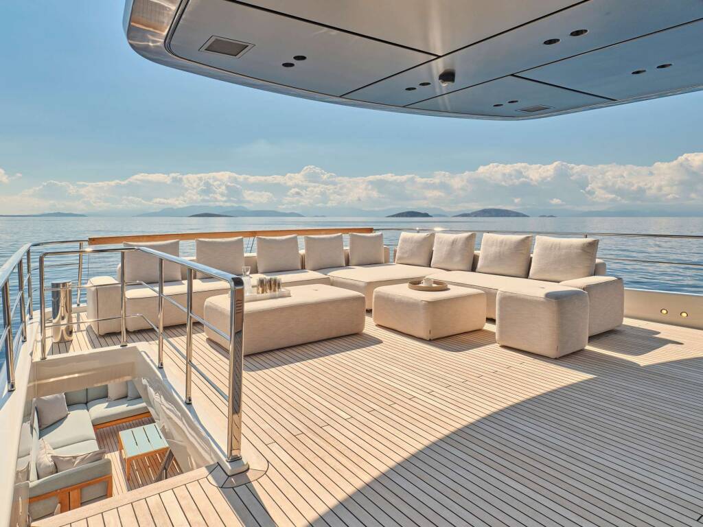 Luxury motor yacht K2