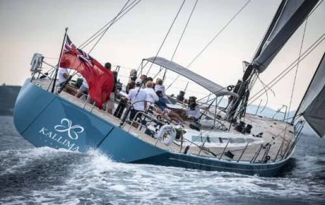 Yate de lujo KALLIMA